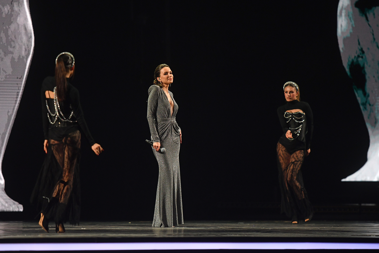 gallery-photo